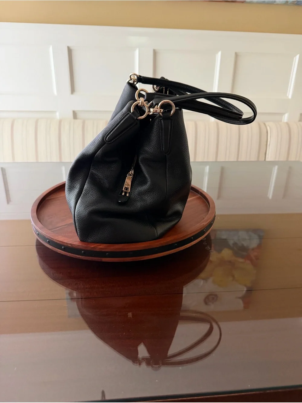 Coach - Black Leather Shoulder Bag - Classic Women's Tote